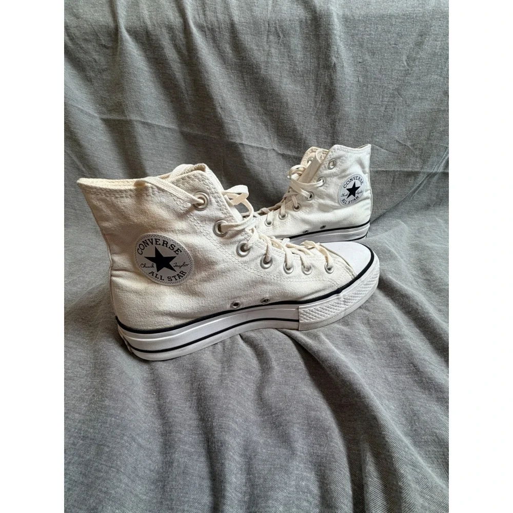 Converse Chuck Taylor All Star Lift Platform High Top 8.5 White 560846F Canvas